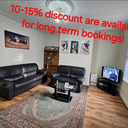 Spacious Two Bedroom House, Parking And Wifi Leeds  Exterior foto