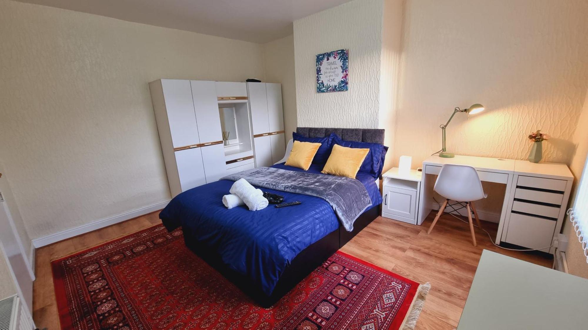 Spacious Two Bedroom House, Parking And Wifi Leeds  Exterior foto