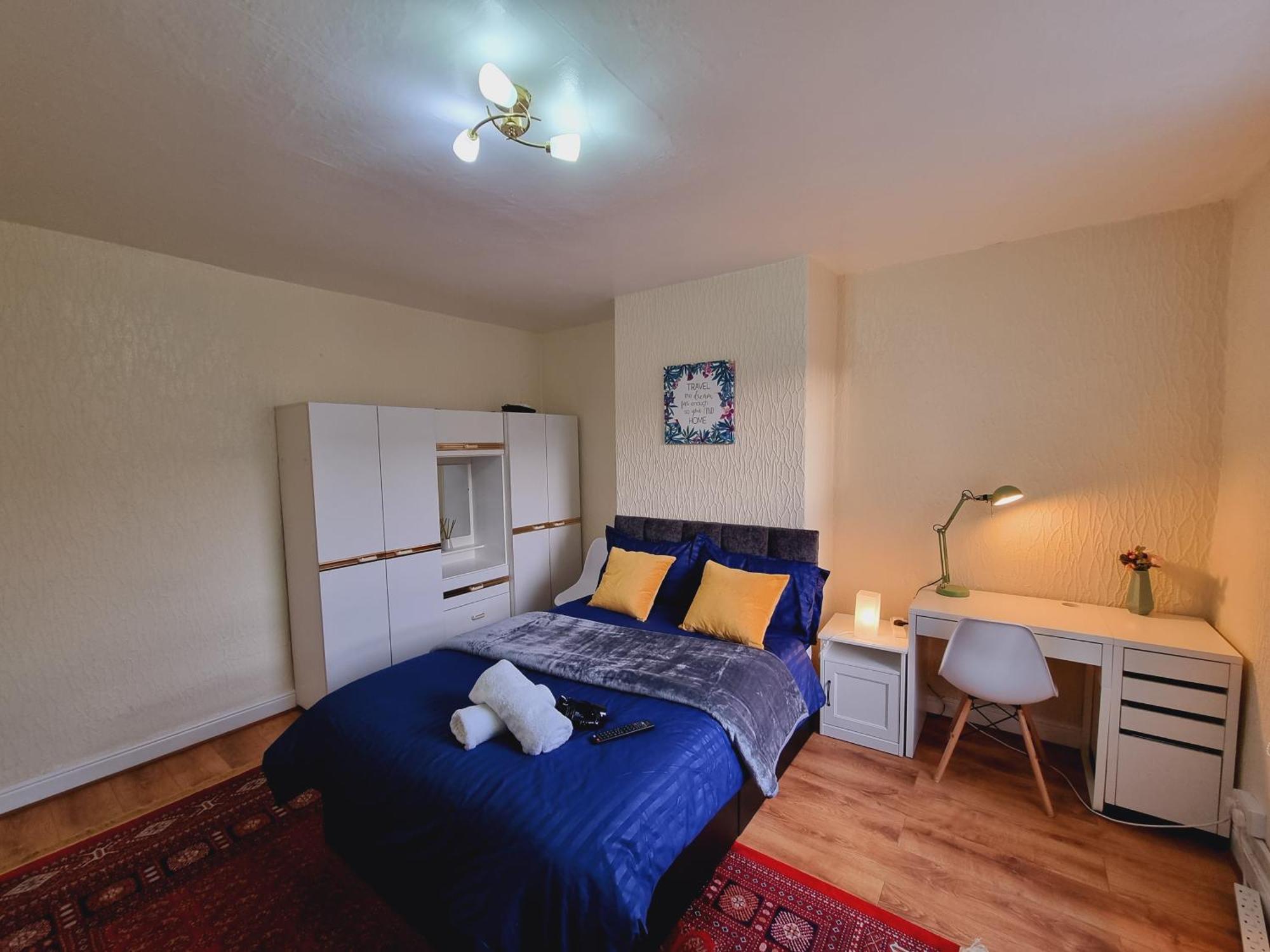 Spacious Two Bedroom House, Parking And Wifi Leeds  Exterior foto